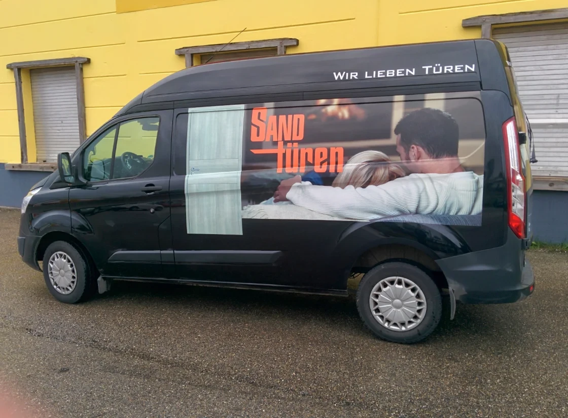 Transporter teilweise foliert
